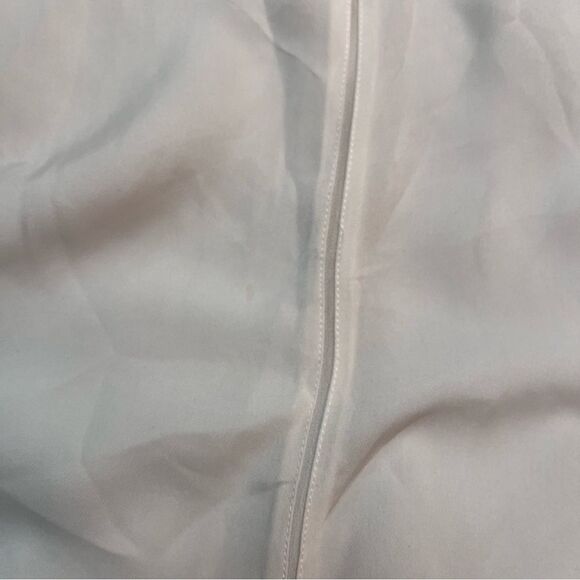 Vince White Cream Sleeveless Silk Blouse Size M - Picture 3 of 5